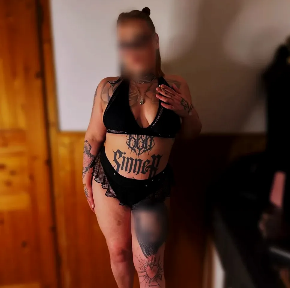Amina, 26
