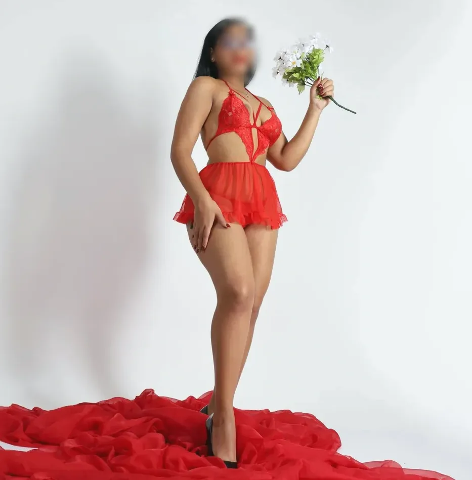Amina, 21