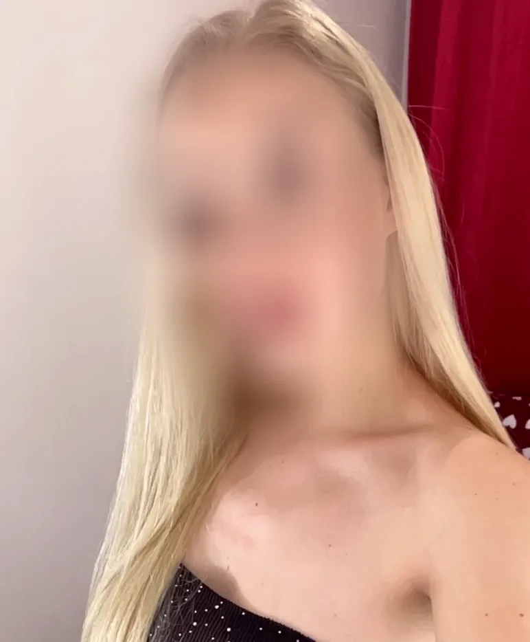 Amina, 34