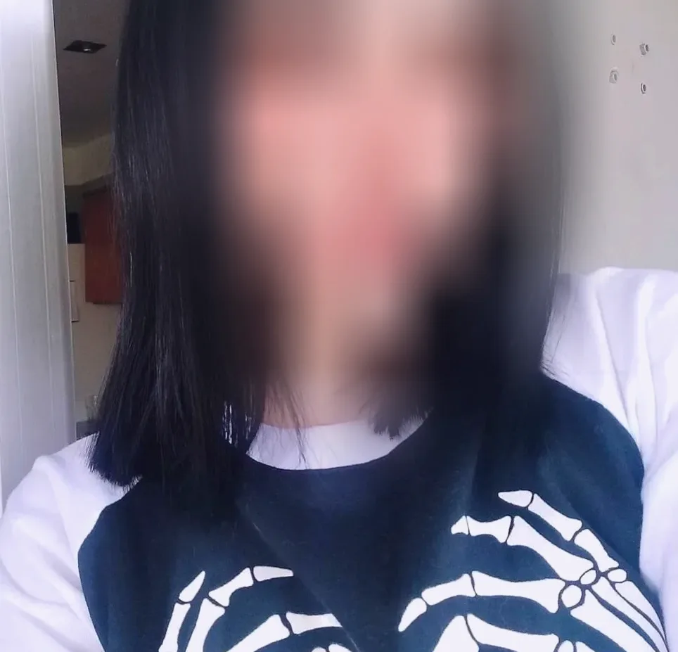 Emmi, 20