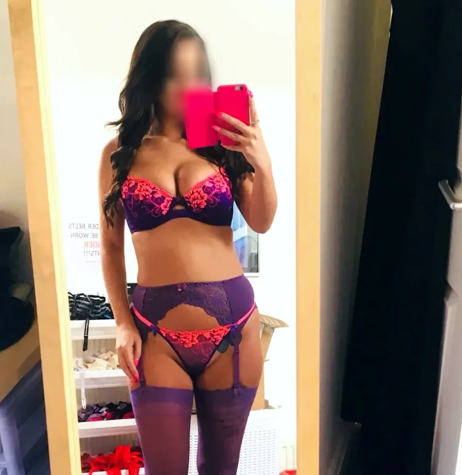 Tiia, 33