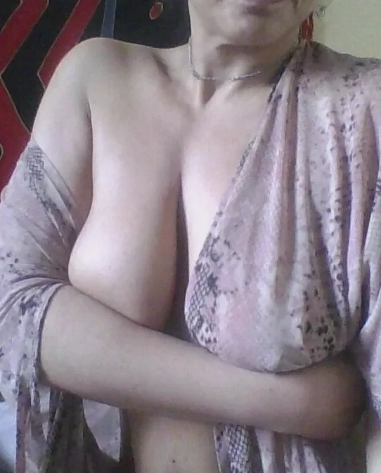 Yasmin, 25